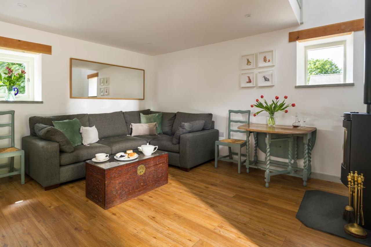 Red River Stables - Peaceful, Beautiful Grounds, Swimming Pool, Central Location For West Cornwall Camborne Exterior foto