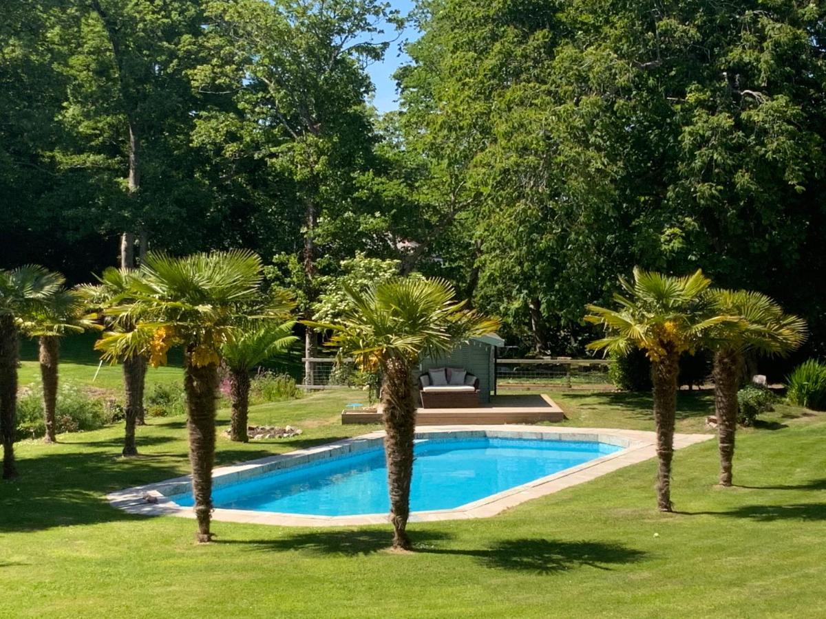 Red River Stables - Peaceful, Beautiful Grounds, Swimming Pool, Central Location For West Cornwall Camborne Exterior foto
