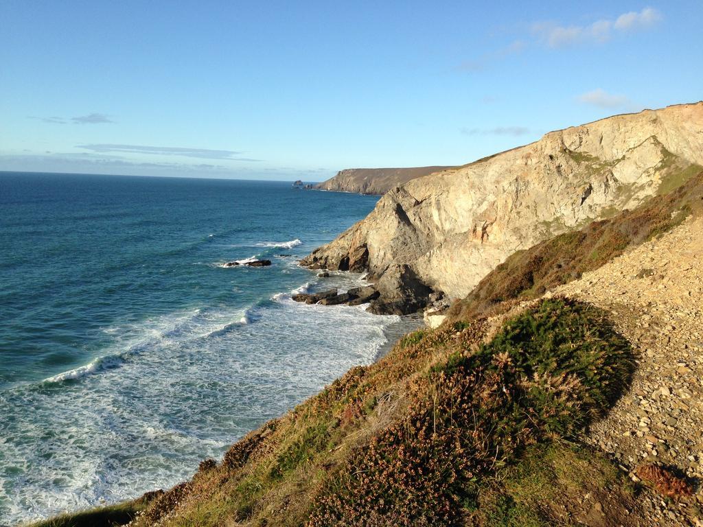 Red River Stables - Peaceful, Beautiful Grounds, Swimming Pool, Central Location For West Cornwall Camborne Exterior foto