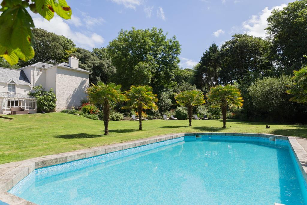 Red River Stables - Peaceful, Beautiful Grounds, Swimming Pool, Central Location For West Cornwall Camborne Exterior foto
