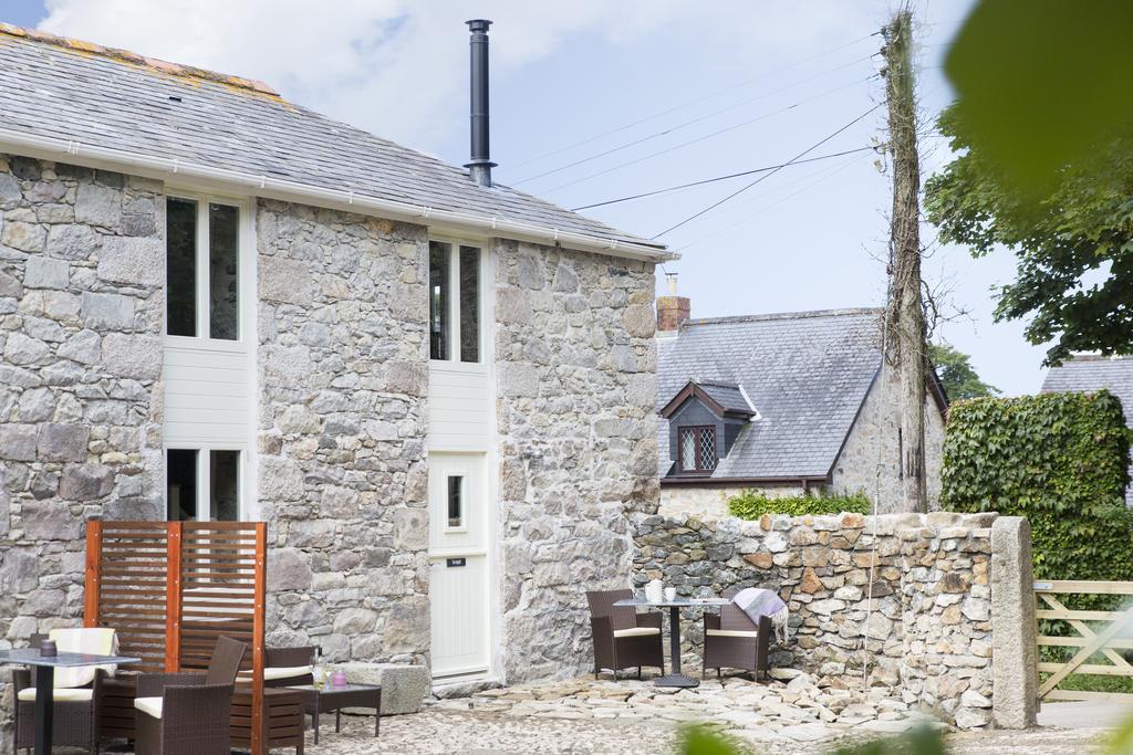 Red River Stables - Peaceful, Beautiful Grounds, Swimming Pool, Central Location For West Cornwall Camborne Exterior foto